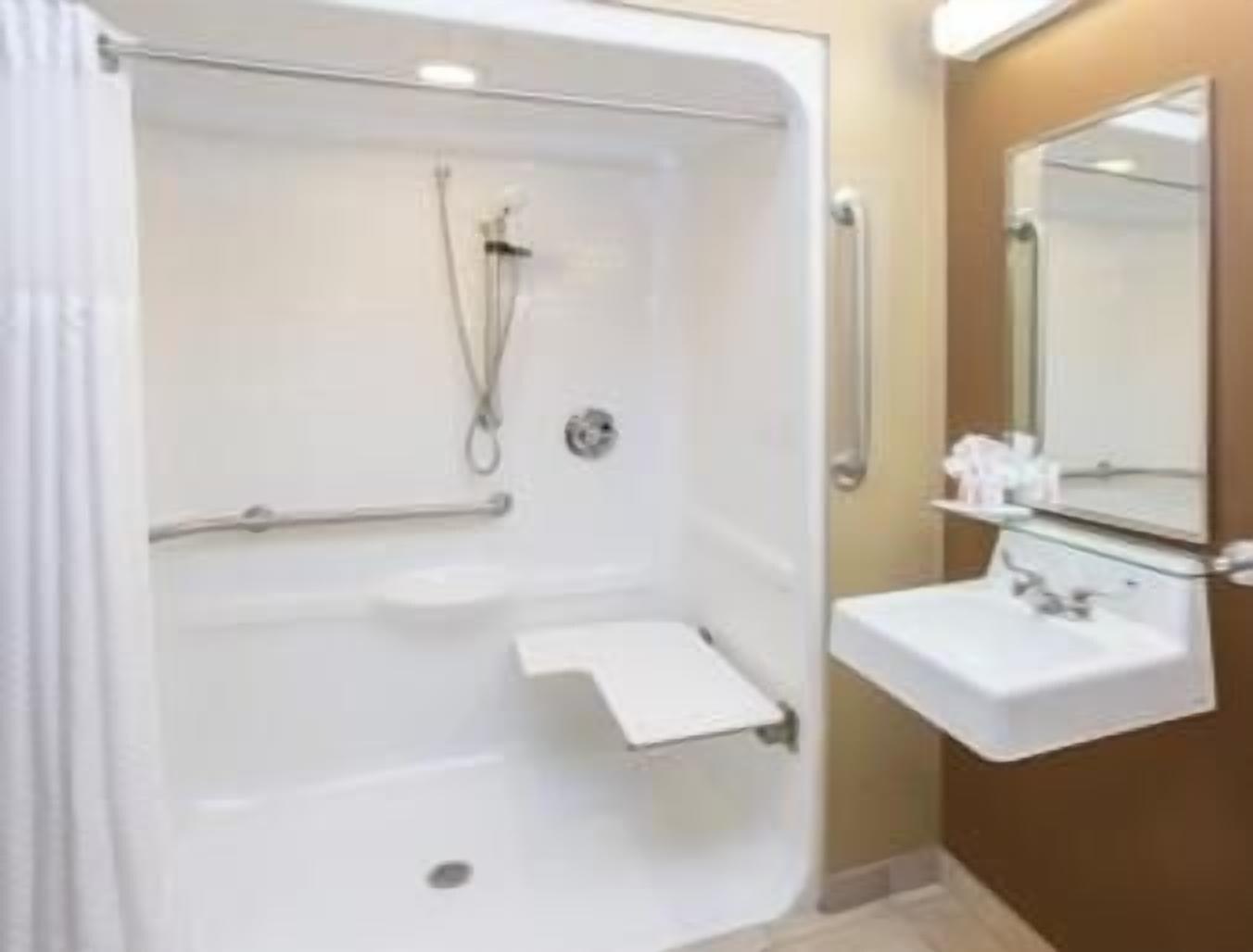 Microtel Inn & Suites By Wyndham Marietta Esterno foto